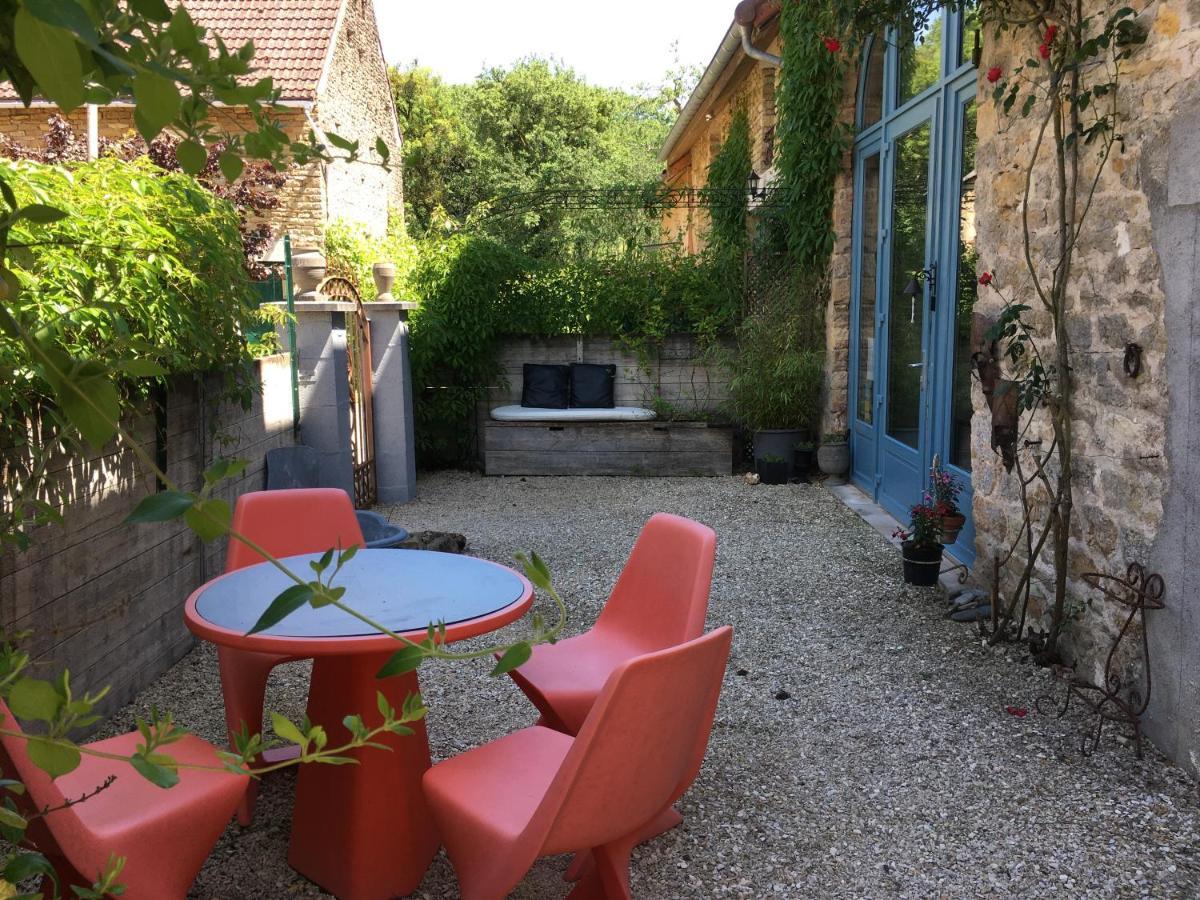 Au Cheval Bleu Bed and Breakfast Fontenay-près-Vézelay Eksteriør billede