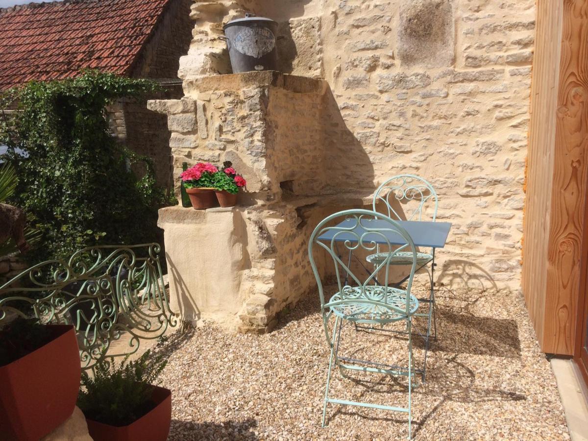 Au Cheval Bleu Bed and Breakfast Fontenay-près-Vézelay Eksteriør billede